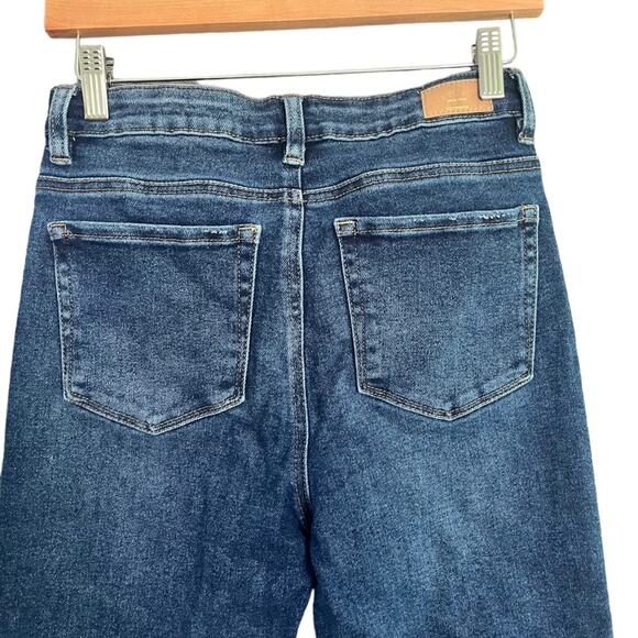 LOLA Premium High Rise Flared Denim Jeans Womens Size 8 Dark Wash Edgy Simple - Picture 7 of 14